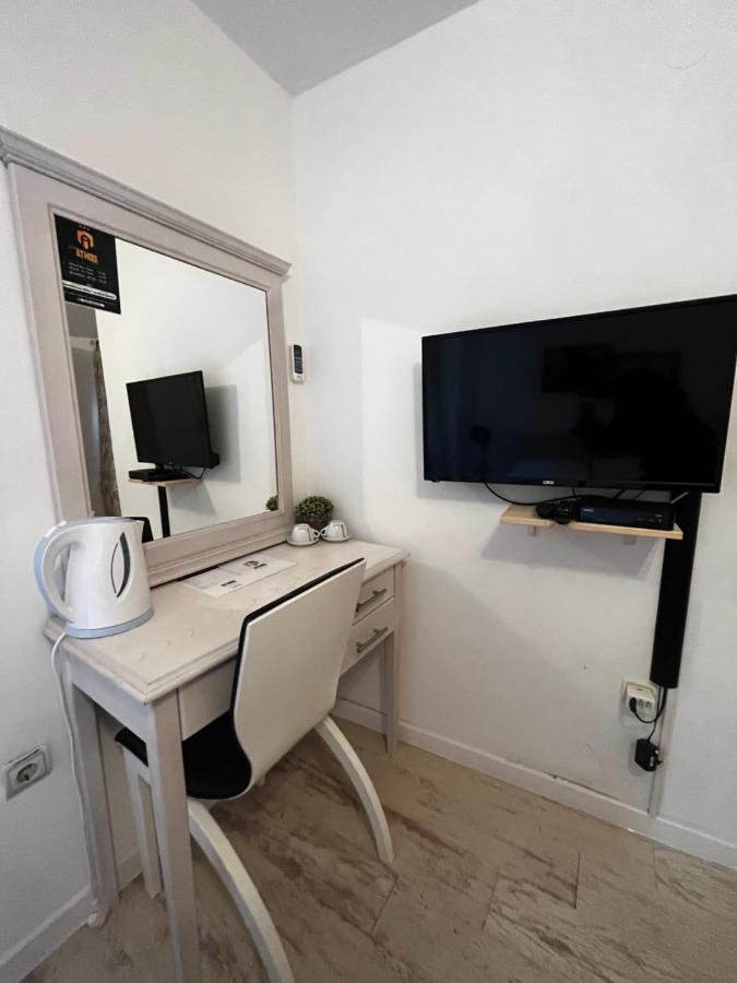 Athos Guesthouse Kotor Bagian luar foto