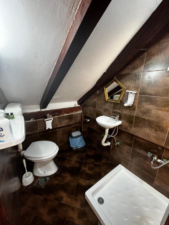 Athos Guesthouse Kotor Bagian luar foto